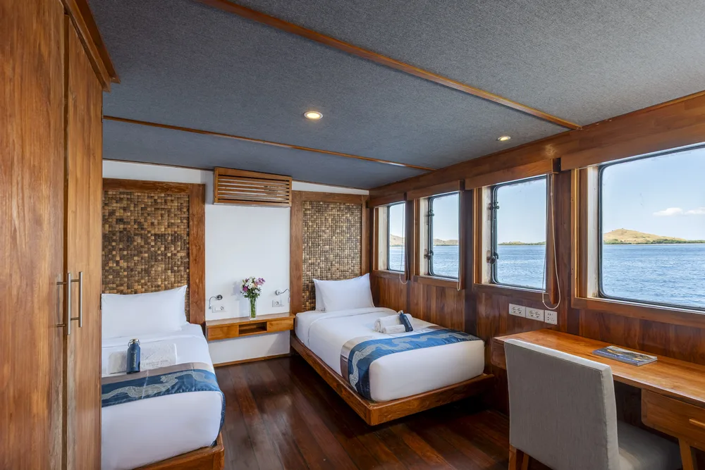 Main twin cabin with two twin beds on Komodo Sea Dragon